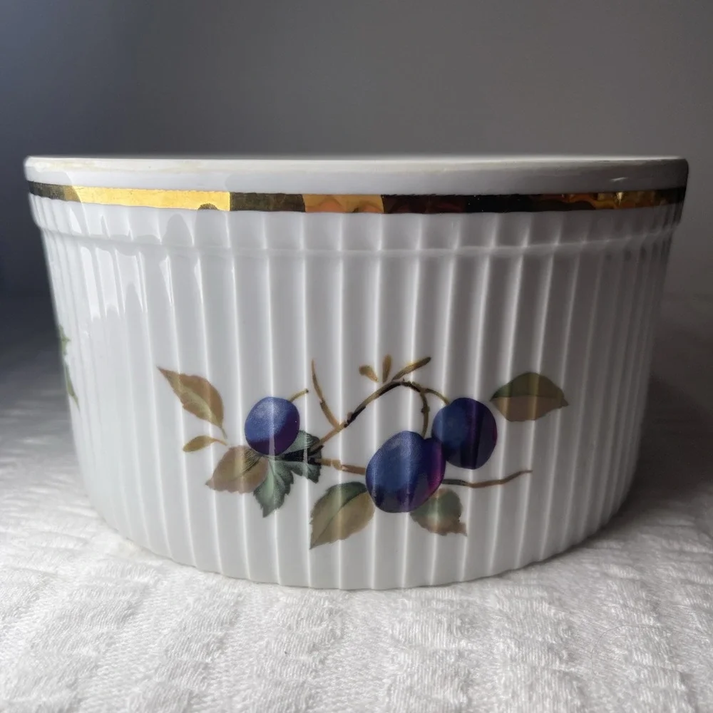 Royal Worcester Fine Porcelain Evesham Gold Soufflé Dish Made In England